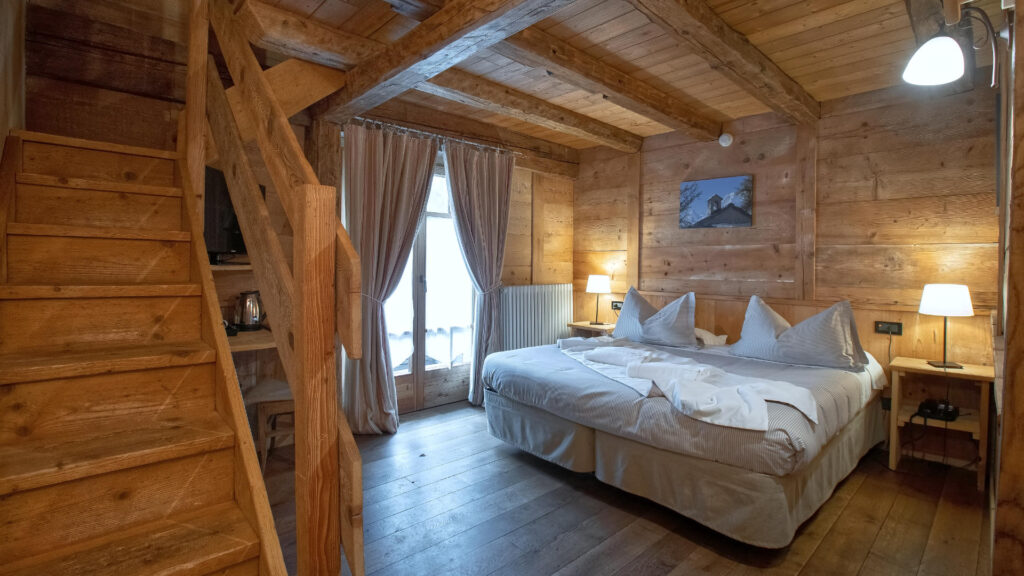 family-room-superior-00